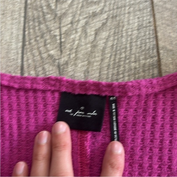 Urban Outfitters Ruched Long-Sleeve Bow Tie Pink Crop Top size Medium - Picture 6 of 7